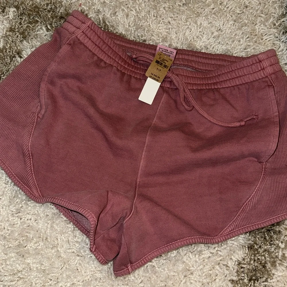 Ultra premium thick woven curved hem shorts size small nwt - Picture 3 of 6